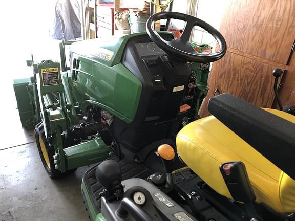 Image of John Deere 1025R equipment image 3