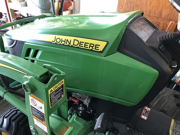 Image of John Deere 1025R equipment image 1