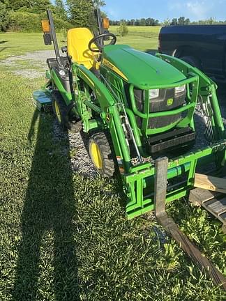 2019 John Deere 1025R Equipment Image0