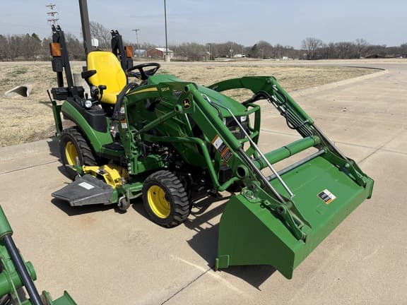 Image of John Deere 1025R equipment image 3