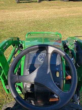 Image of John Deere 1025R equipment image 4