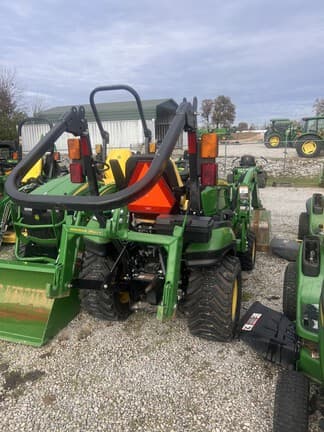 Image of John Deere 1025R equipment image 3