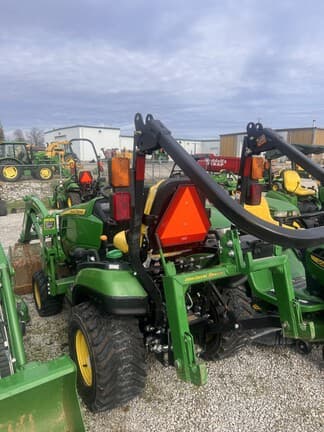 Image of John Deere 1025R equipment image 4