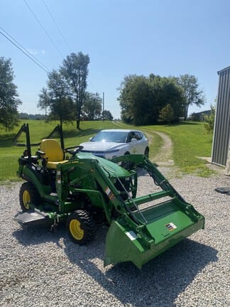 2019 John Deere 1025R Equipment Image0