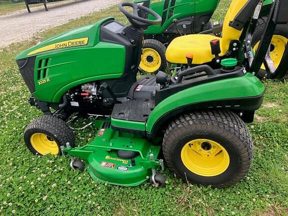 Image of John Deere 1025R equipment image 4