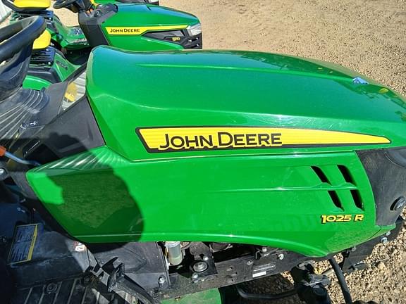 Image of John Deere 1025R equipment image 2