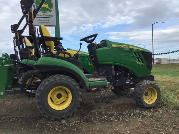 2019 John Deere 1025R Equipment Image0
