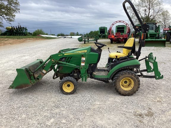 2019 John Deere 1025R Equipment Image0