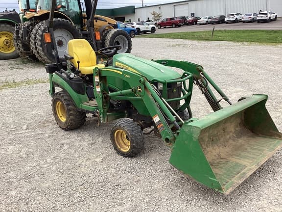 Image of John Deere 1025R equipment image 3