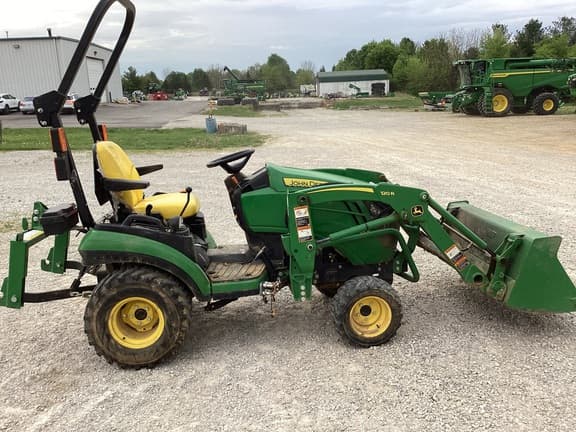 Image of John Deere 1025R equipment image 2