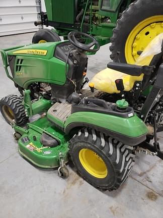 Image of John Deere 1025R equipment image 3