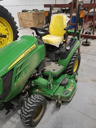 Image of John Deere 1025R equipment image 4