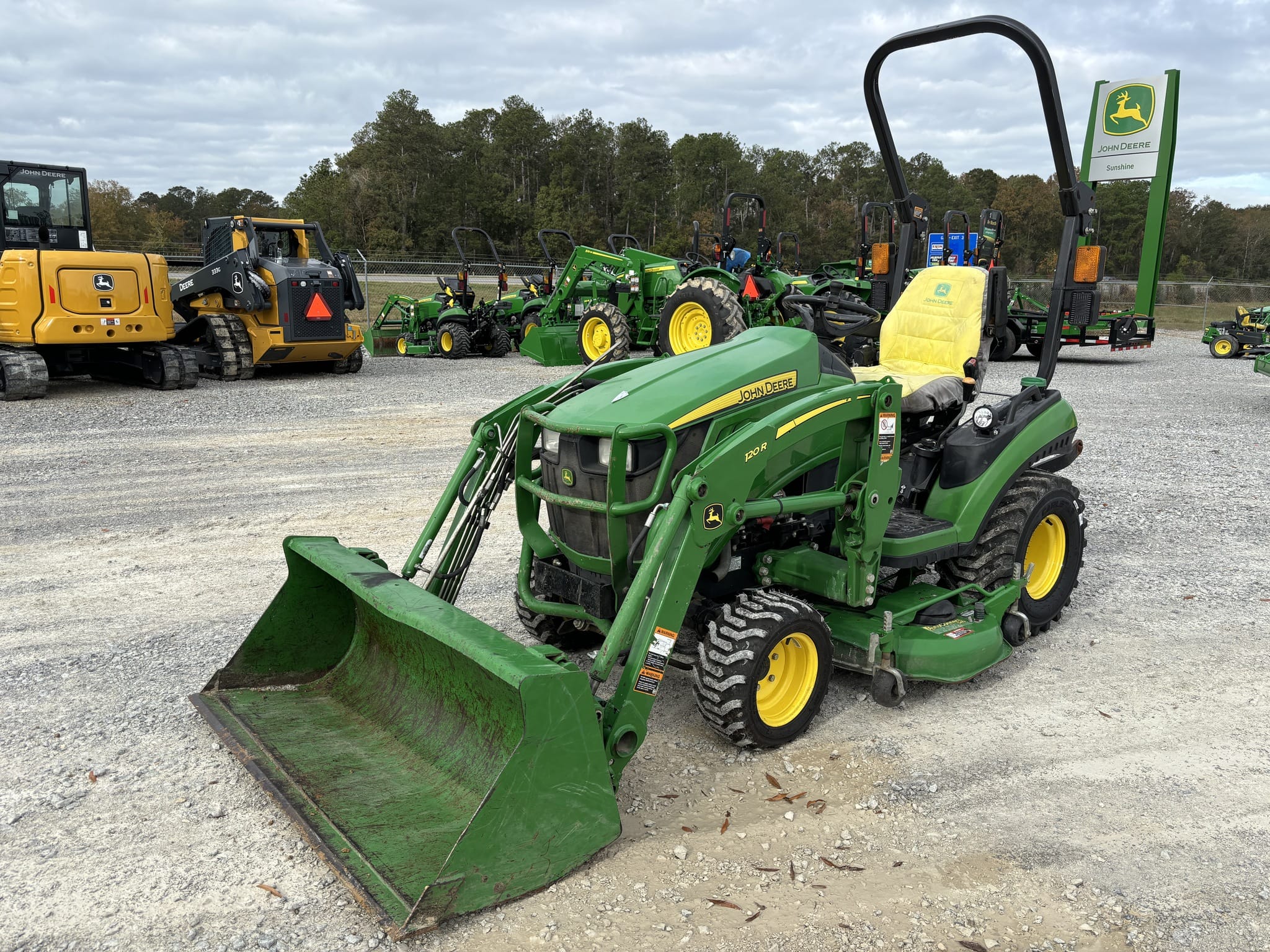 2019 John Deere 1025R Equipment Image0