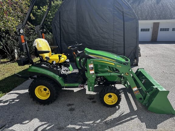 Image of John Deere 1025R equipment image 3