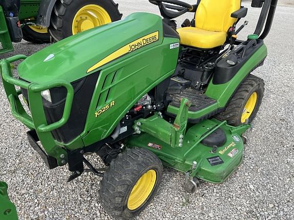 Image of John Deere 1025R equipment image 3