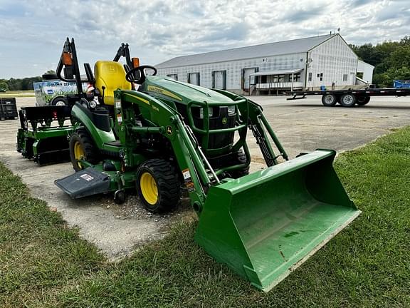 Image of John Deere 1025R equipment image 4