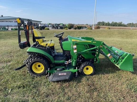 Image of John Deere 1025R equipment image 4