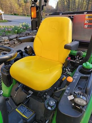 Image of John Deere 1025R equipment image 4