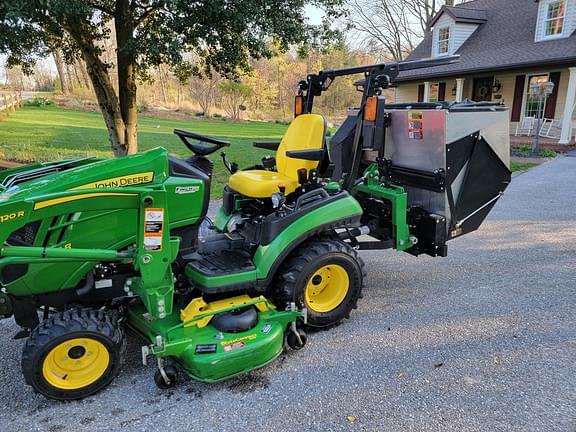 Image of John Deere 1025R equipment image 3