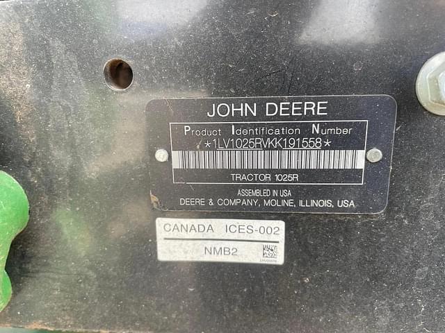 Image of John Deere 1025R equipment image 4