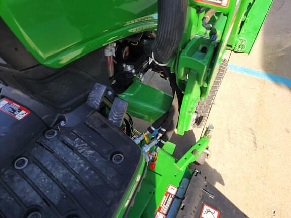 Image of John Deere 1025R equipment image 2