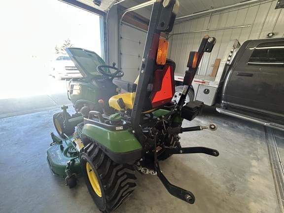 Image of John Deere 1025R equipment image 3