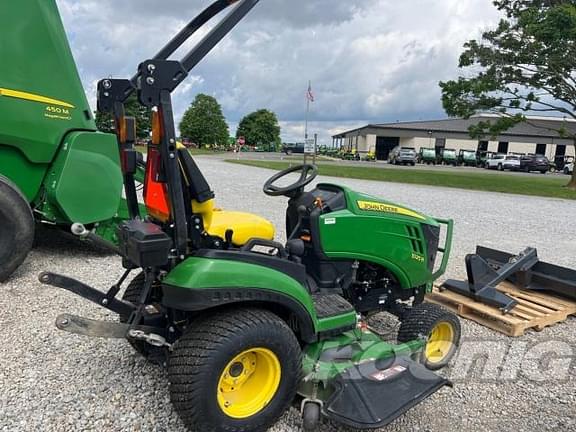 Image of John Deere 1025R equipment image 3