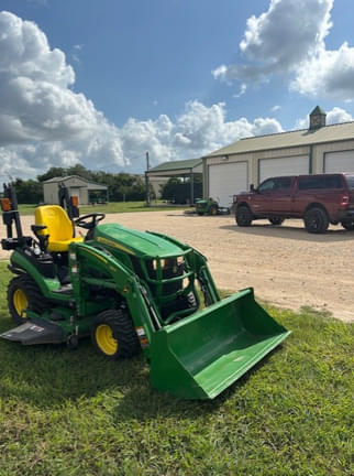 Image of John Deere 1025R equipment image 3