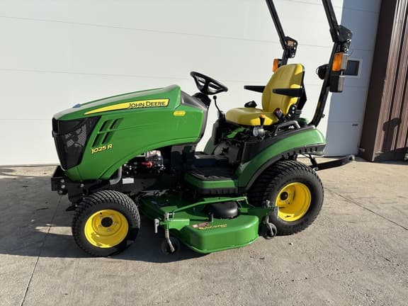 Image of John Deere 1025R equipment image 1