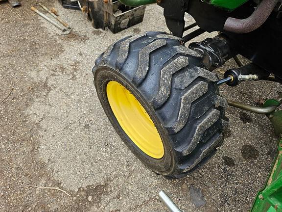 Image of John Deere 1025R equipment image 1