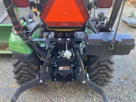Image of John Deere 1025R equipment image 4