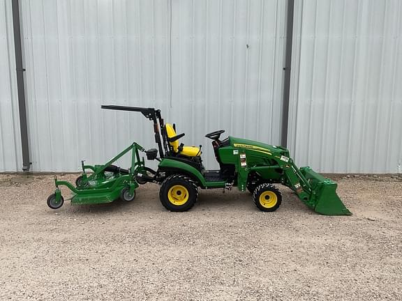 Image of John Deere 1025R equipment image 3