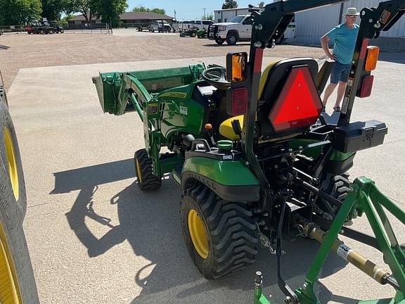 Image of John Deere 1025R equipment image 4