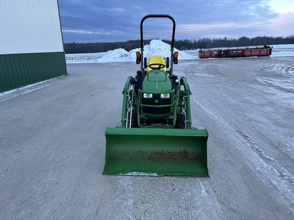 Image of John Deere 1025R equipment image 3
