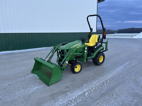 Image of John Deere 1025R equipment image 2