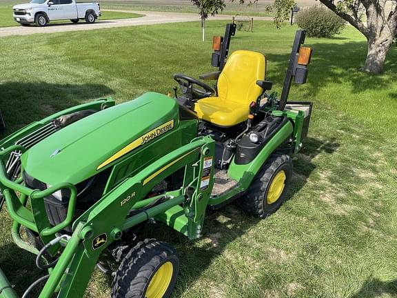 Image of John Deere 1025R equipment image 2