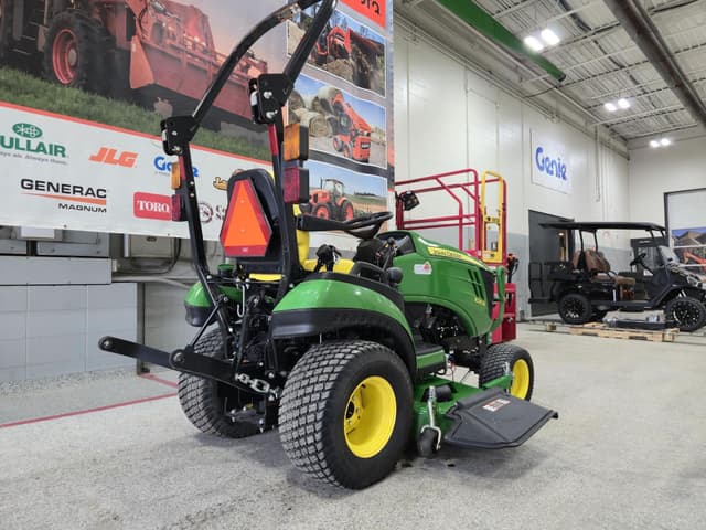Image of John Deere 1025R equipment image 4