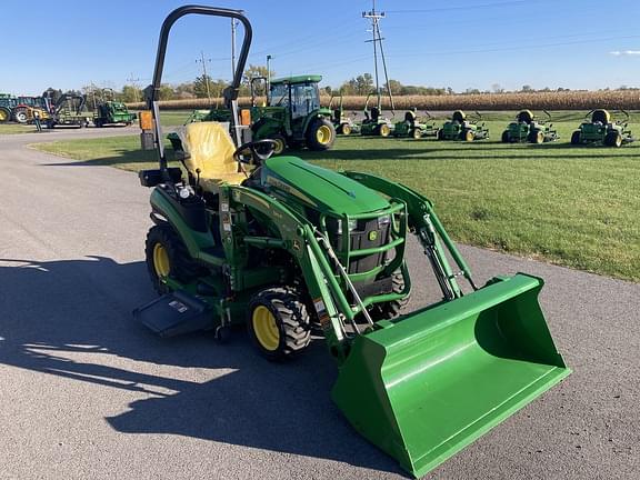 Image of John Deere 1025R equipment image 4