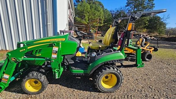 Image of John Deere 1025R equipment image 2