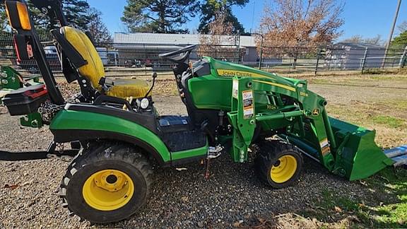 Image of John Deere 1025R equipment image 4