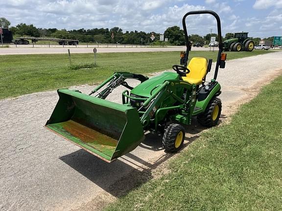 Image of John Deere 1025R equipment image 4