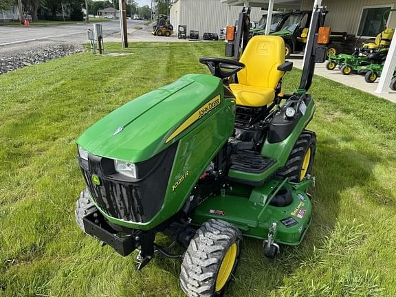 Image of John Deere 1025R equipment image 3