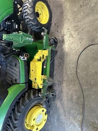 Image of John Deere 1025R equipment image 4