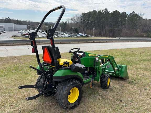Image of John Deere 1025R equipment image 3