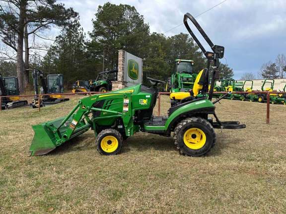Image of John Deere 1025R equipment image 1