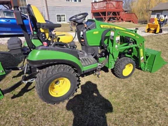 Image of John Deere 1025R equipment image 1