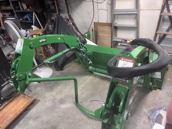 Image of John Deere 1025R equipment image 4