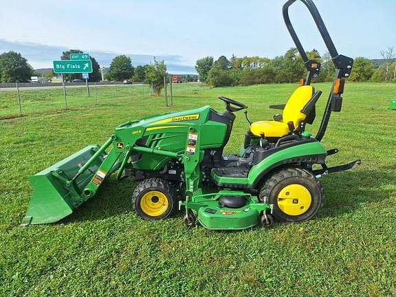 Image of John Deere 1025R equipment image 1