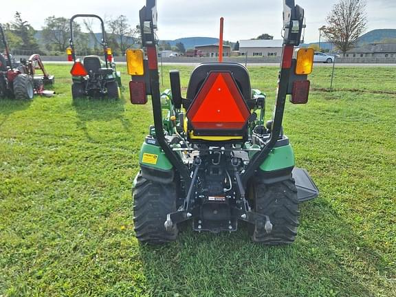 Image of John Deere 1025R equipment image 3