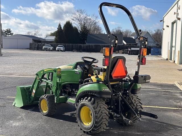 Image of John Deere 1025R equipment image 3